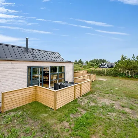 Thorid - 800m From The Sea By Interhome